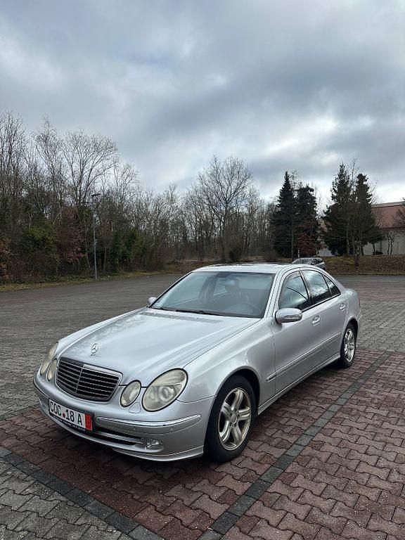 Gebraucht Mercedes E320 Classic 224 PS (164 kW) 2004 Grau Limousine