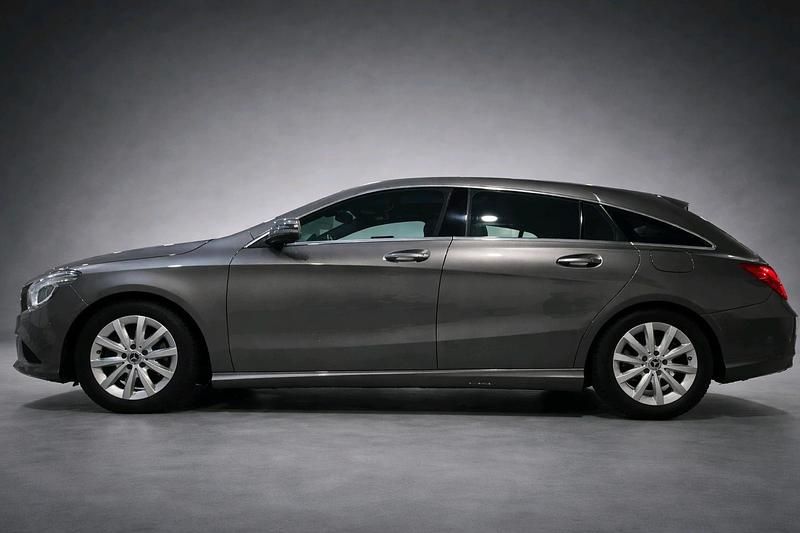 Gebraucht Mercedes CLA220 AMG line 177 PS (130 kW) 2016 Grau Limousine