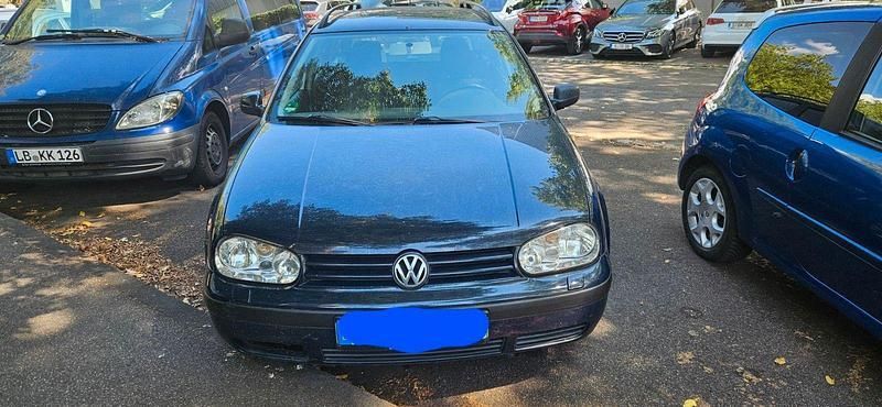 Blau Gebraucht 2002 VW Golf IV Edition Kombi | 500 € (Superpreis) - Bild 1/4