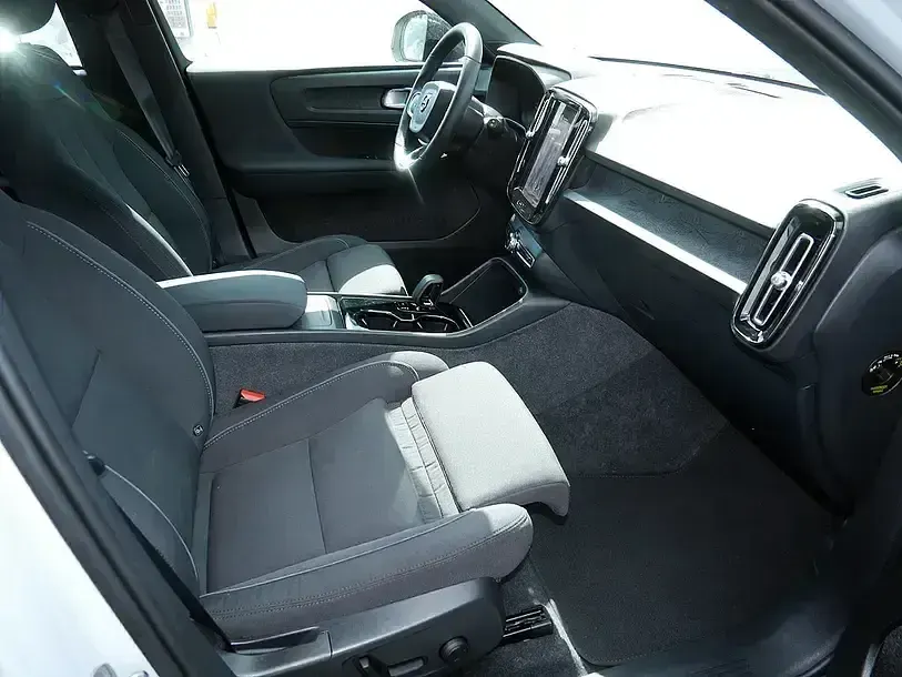 Gebraucht Volvo XC40 Ultimate 185 kW (252 PS) 2024 Blau SUV