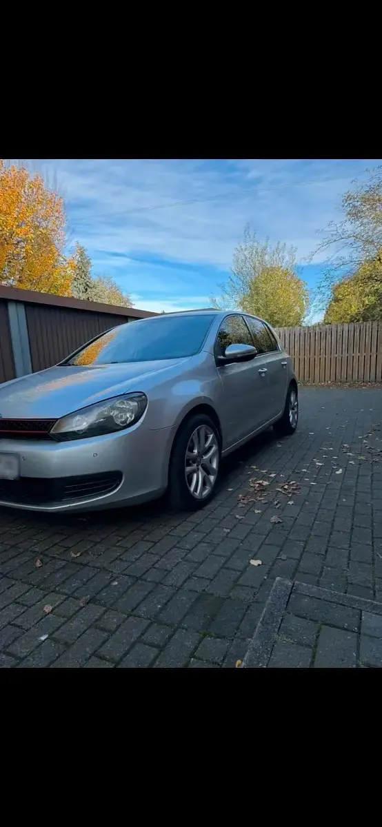 Gebraucht VW Golf VI 105 PS (77 kW) 2009 Silber Kleinwagen