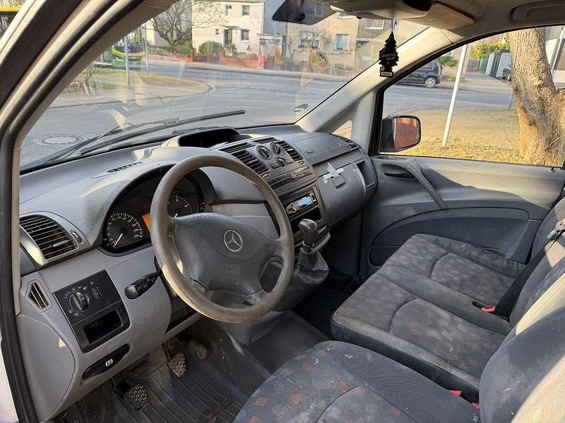 Weiß Gebraucht 2010 Mercedes Vito Van | 3.750 € (Guter Preis) - Bild 1/4