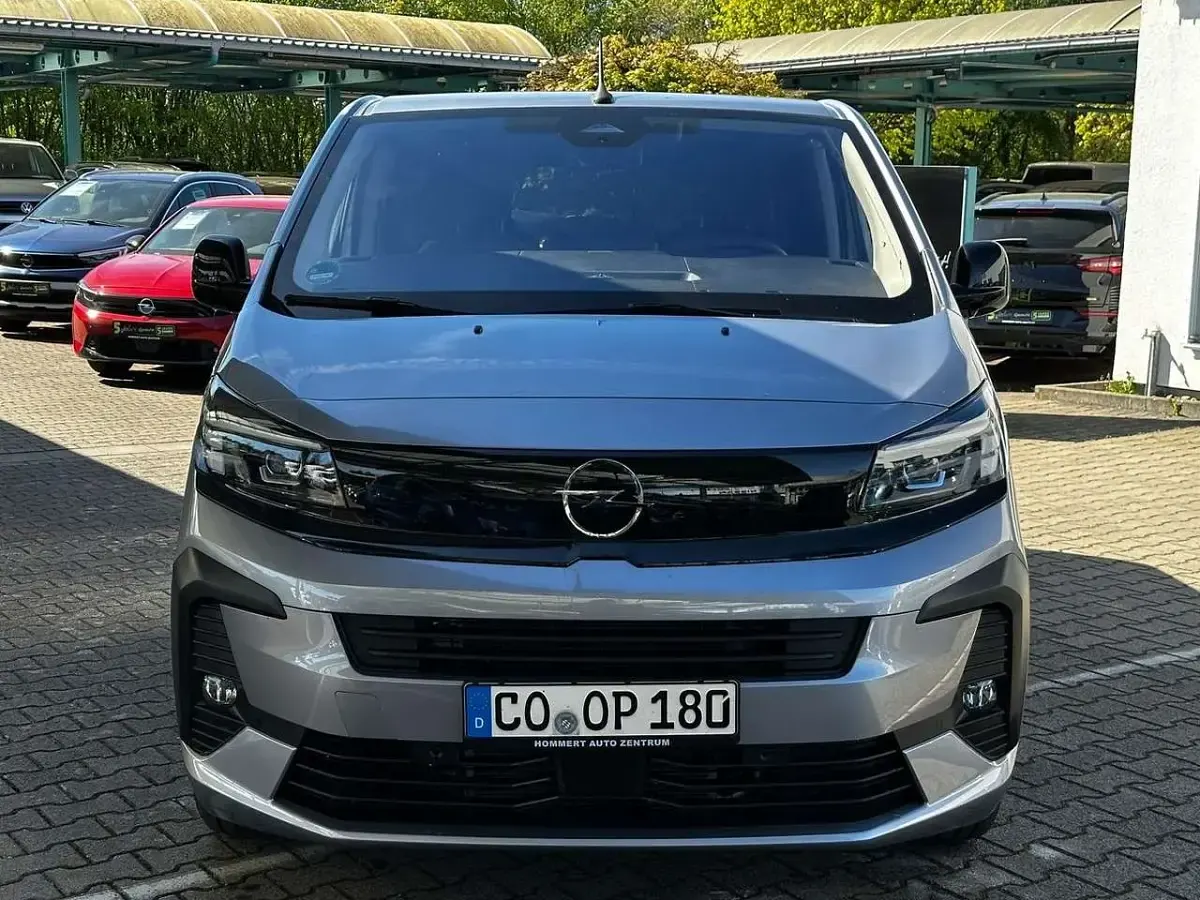 Gebraucht Opel Zafira Life Edition 179 PS (131 kW) 2026 Kontrast grau Van / Kleinbus
