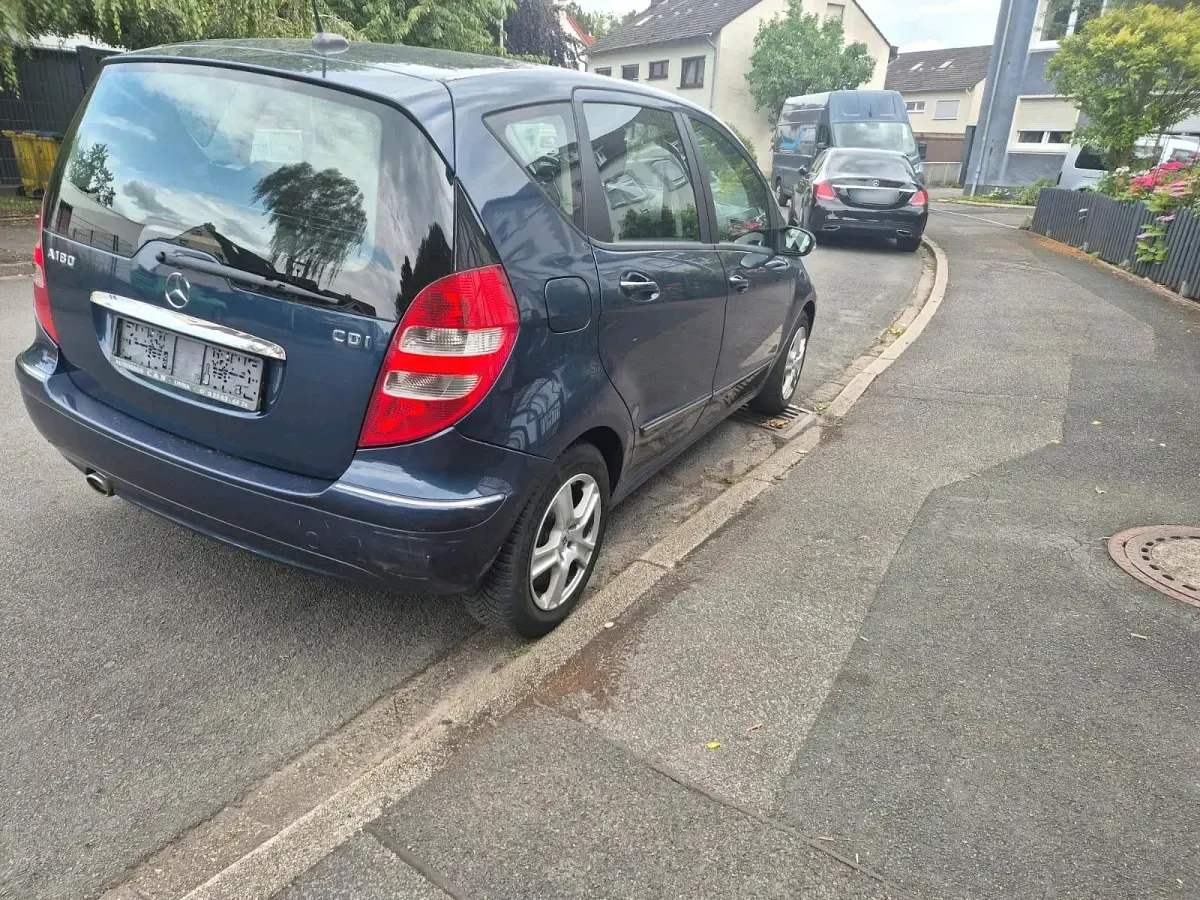 Gebraucht Mercedes A180 109 PS (80 kW) 2006 Blau Kleinwagen