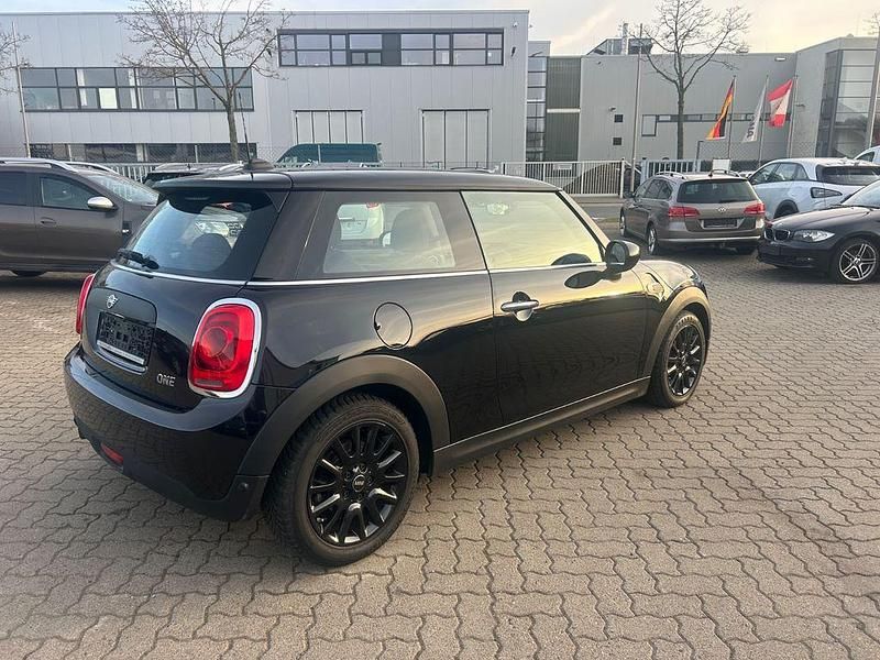 Gebraucht Mini ONE 102 PS (75 kW) 2020 Schwarz Kleinwagen