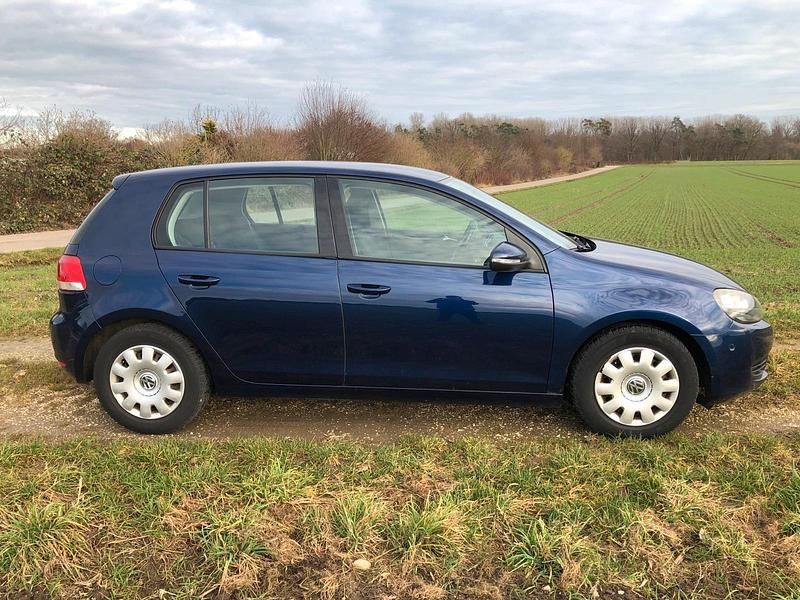 Gebraucht VW Golf VI 110 PS (80 kW) 2009 Blau Kleinwagen