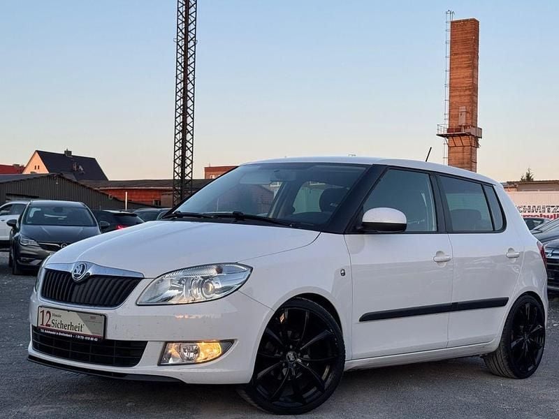 Weiß Gebraucht 2013 Skoda Fabia Fresh Kleinwagen | 5.499 € (Fairer Preis) - Bild 1/4