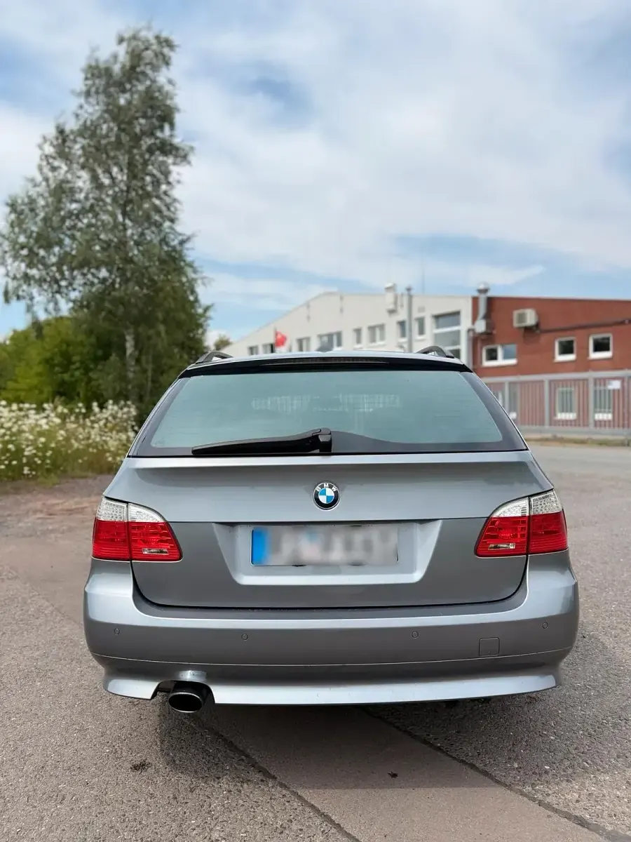 Gebraucht BMW 520 177 PS (130 kW) 2007 Silber Kombi