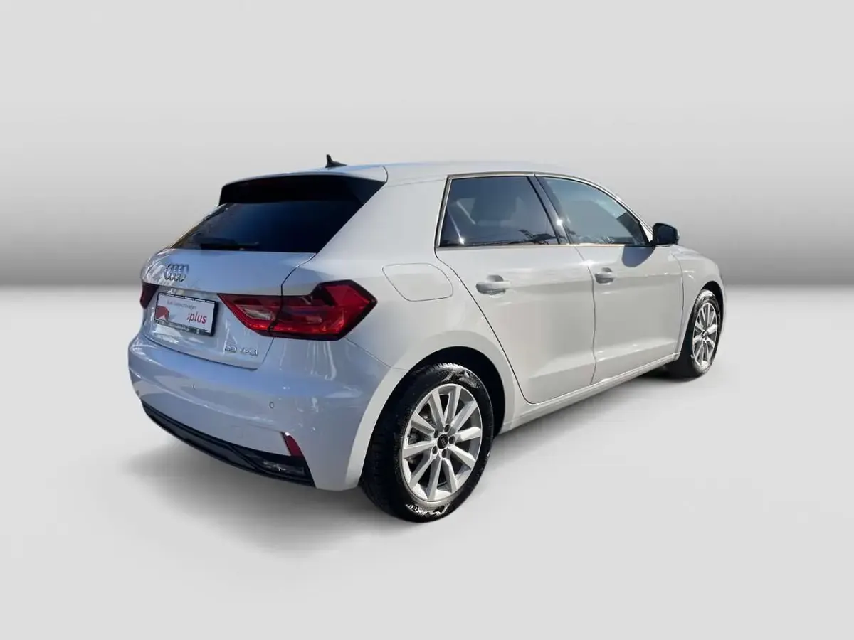 Gebraucht Audi A1 Advanced 116 PS (85 kW) 2024 Gletscherweiß metallic SUV