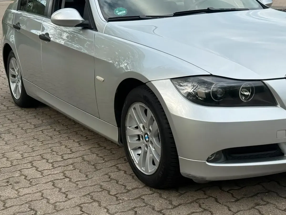 Gebraucht BMW 318 129 PS (94 kW) 2007 Silber Limousine