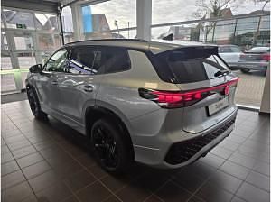 Neu VW Tayron Style 204 PS (150 kW) 2026 Silber (oyster silver metallic) SUV