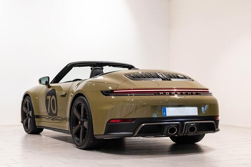 Neu Porsche 992 485 PS (356 kW) 2025 Gold Cabrio