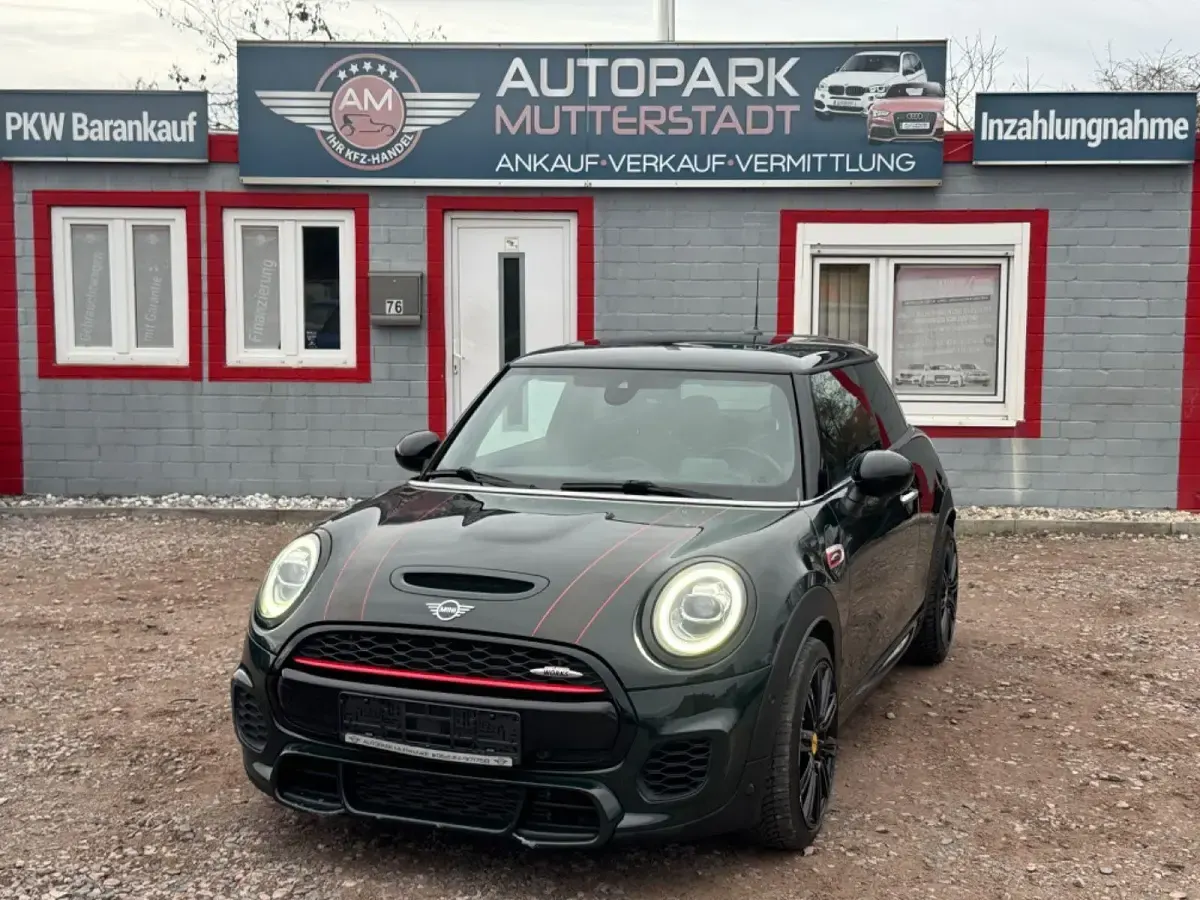 Second-hand Mini John Cooper Works 231 CP (169 kW) 2018 Verde Hatchback