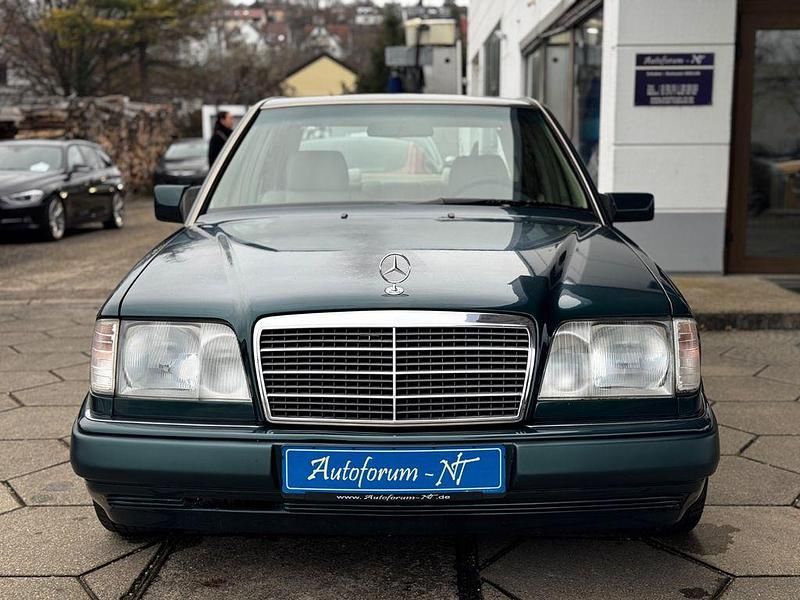 Gebraucht Mercedes E280 193 PS (141 kW) 1995 Grün Limousine