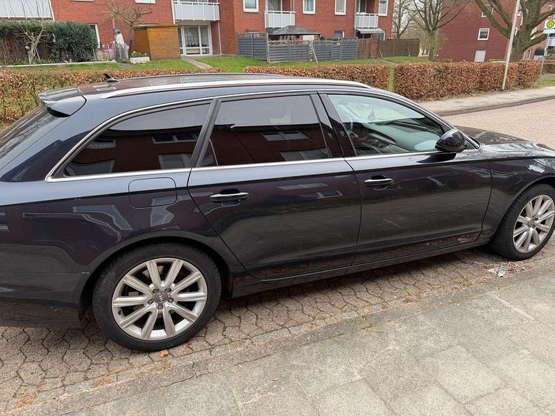 Gebraucht Audi A6 Ambiente 245 PS (180 kW) 2012 Blau Kombi
