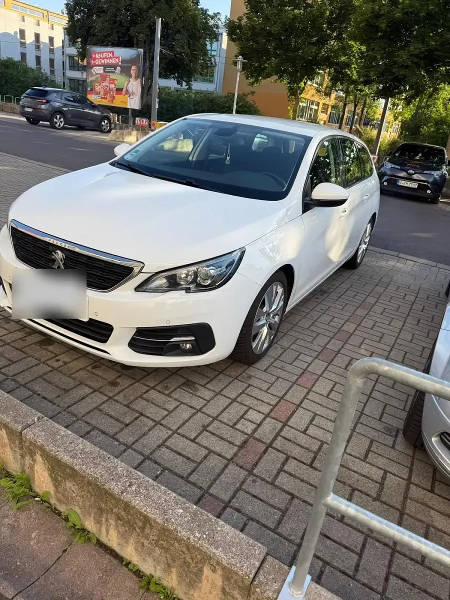 Gebraucht Peugeot 308 120 PS (88 kW) 2017 Weiß Kombi