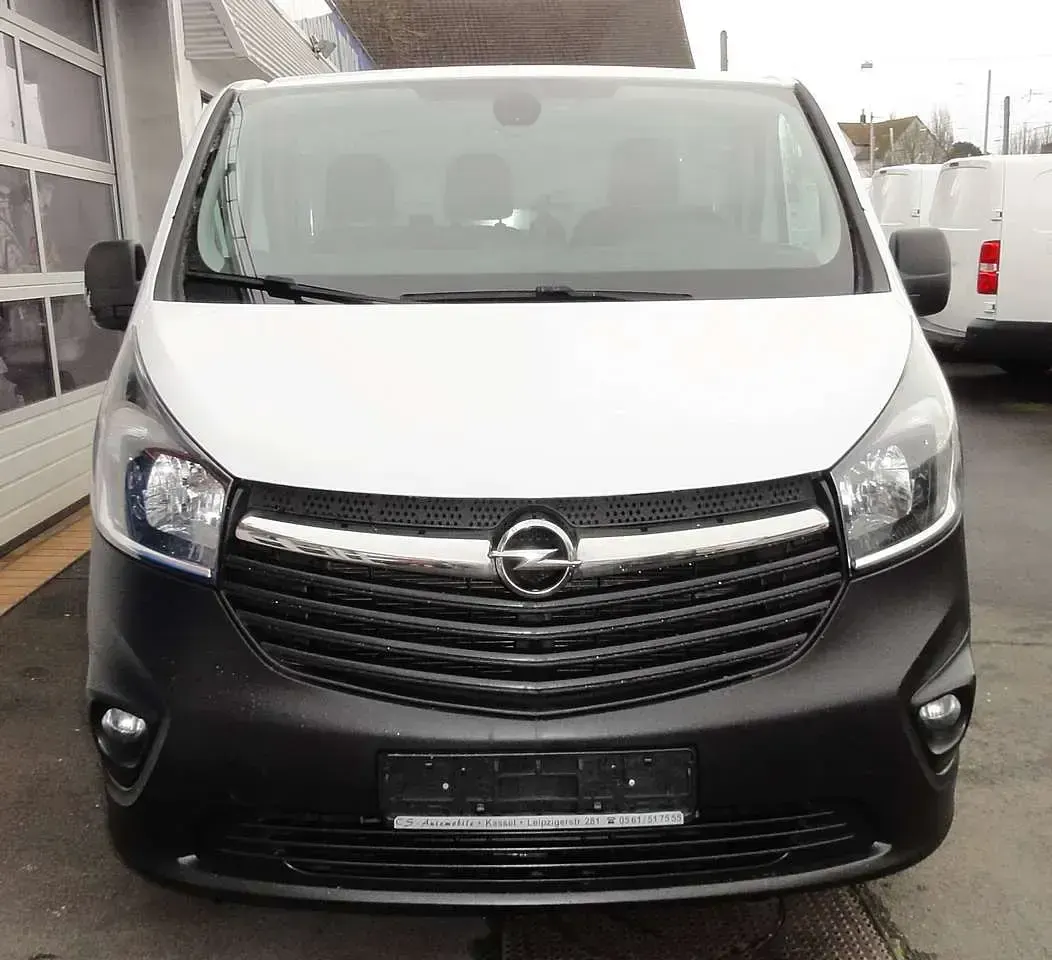 Gebraucht Opel Vivaro 95 PS (69 kW) 2017 Weiß Van / Kleinbus