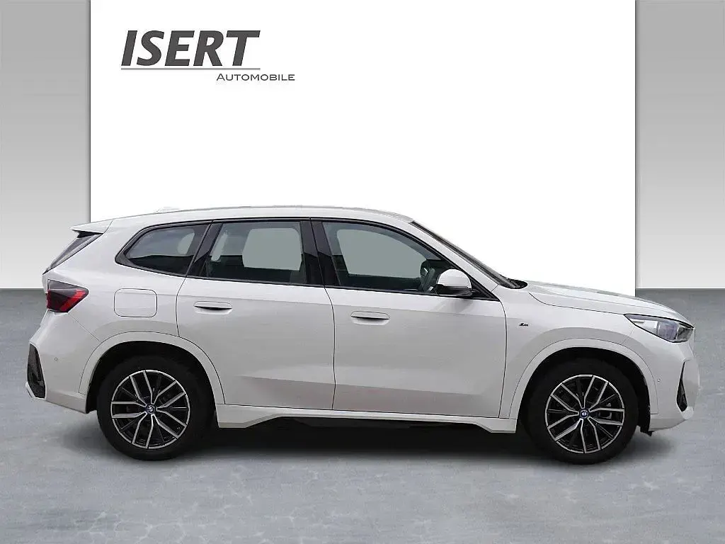 Gebraucht BMW iX1 M Sport 230 kW (313 PS) 2023 Alpinweiss iii SUV