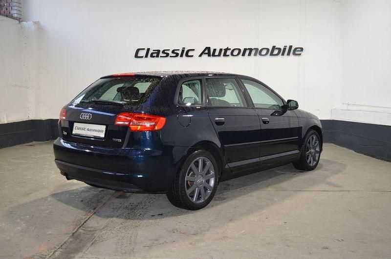 Gebraucht Audi A3 Ambiente 105 PS (77 kW) 2010 Blau Kleinwagen