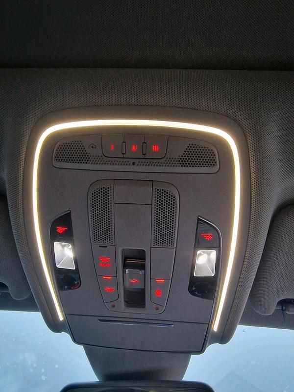 Second-hand Audi A8 351 CP (258 kW) 2011 Alb Berlinǎ