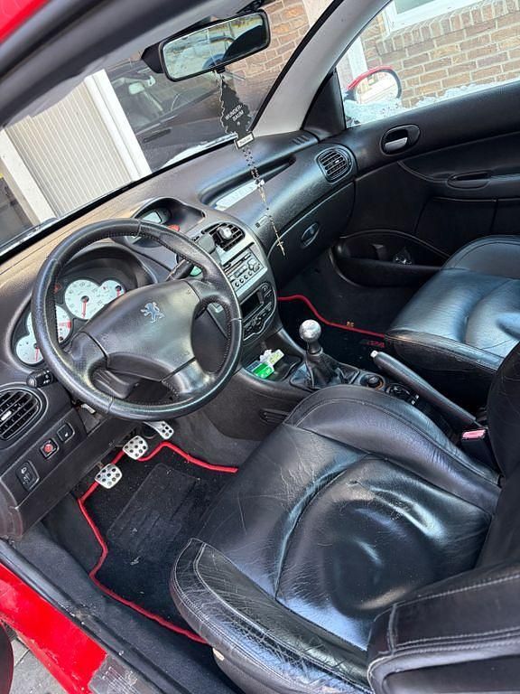 Gebraucht Peugeot 206 CC 109 PS (80 kW) 2002 Rot Cabrio