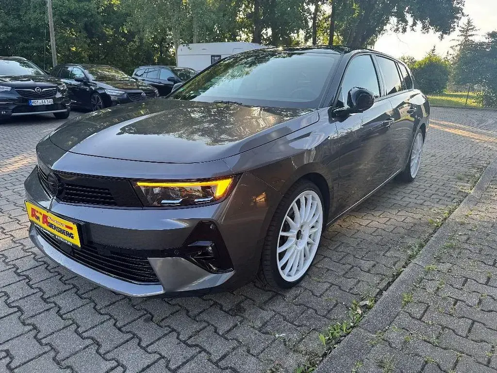 Gebraucht Opel Astra Ultimate 131 PS (96 kW) 2024 Silber Kleinwagen