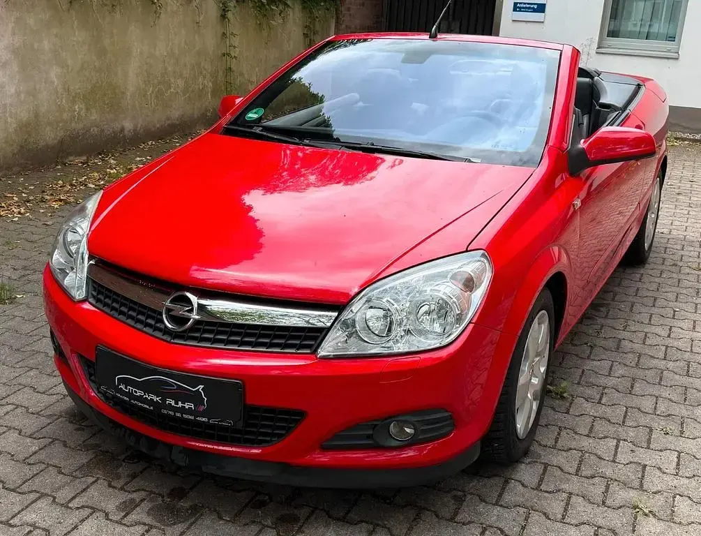 Gebraucht Opel Astra Cabriolet 140 PS (102 kW) 2008 Rot Cabrio