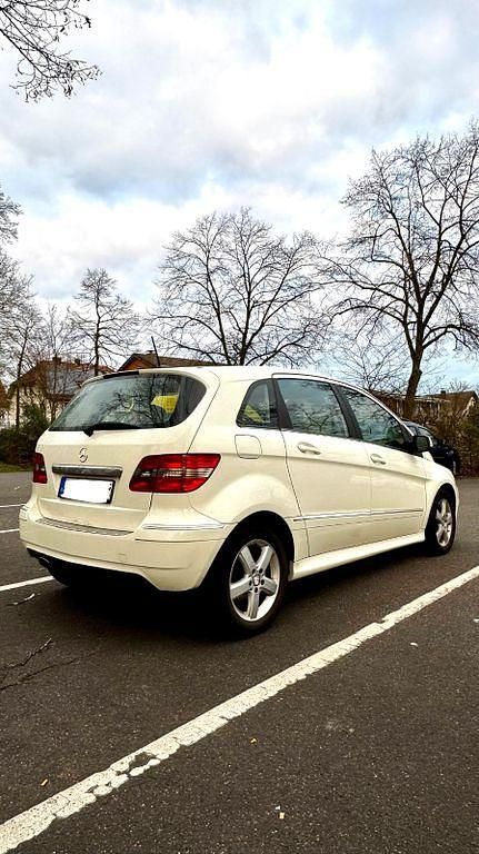 Gebraucht Mercedes B160 95 PS (69 kW) 2009 Weiß Van / Kleinbus