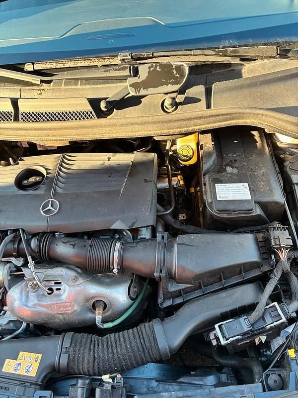 Gebraucht Mercedes B200 156 PS (114 kW) 2017 Silber Van / Kleinbus