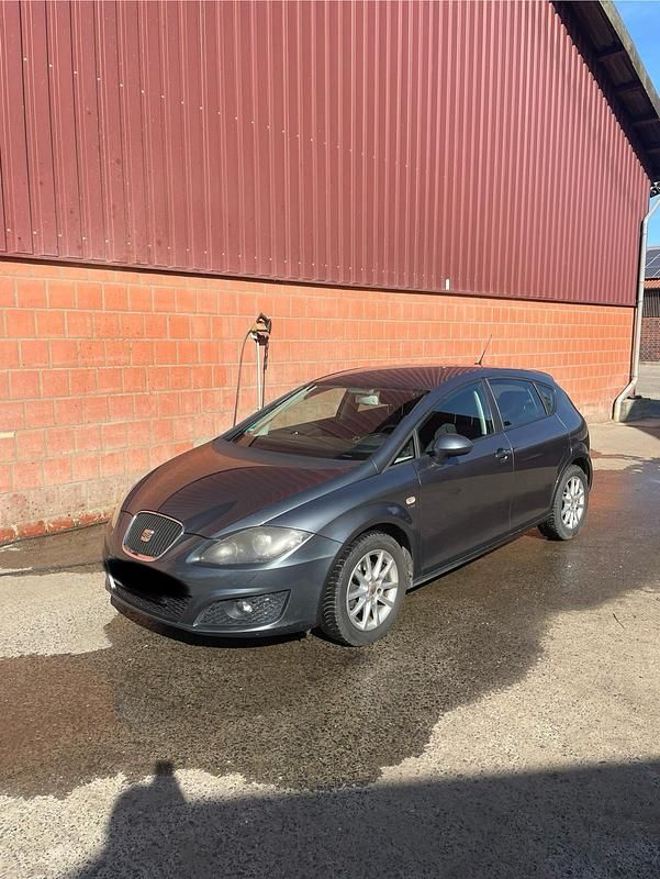 Grau Gebraucht 2012 Seat Leon Copa Kleinwagen | 5.800 € (Fairer Preis) - Bild 1/4