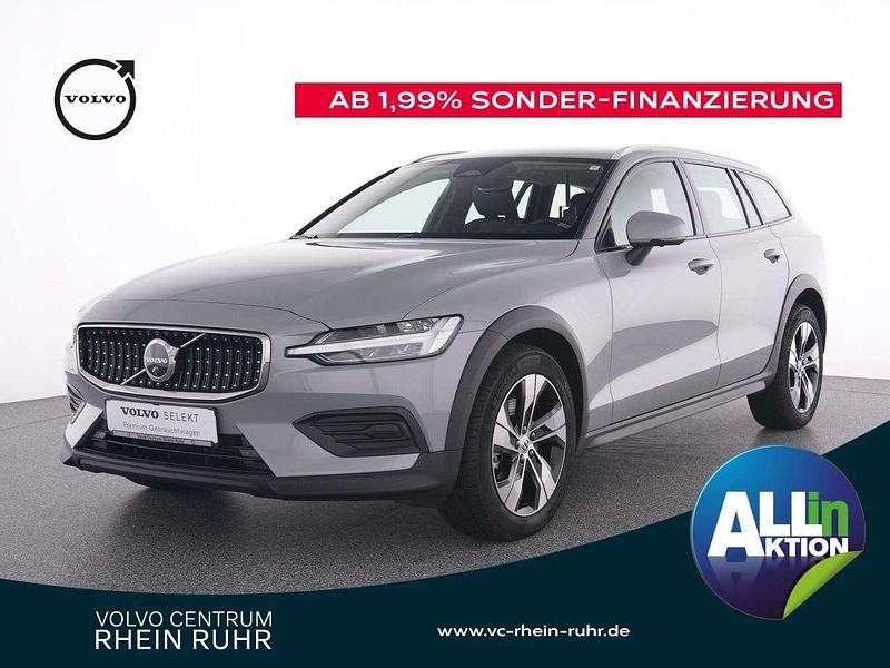 Grau vapour grey / metallic Gebraucht 2024 Volvo V60 CC Plus Kombi | 39.850 € (Guter Preis) - Bild 1/2
