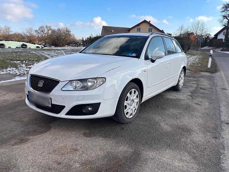 Weiß Gebraucht 2013 Seat Exeo Kombi | 3.950 € (Fairer Preis) - Bild 1/4
