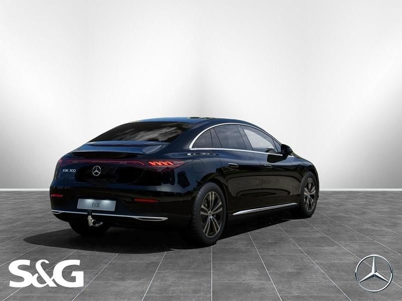 Gebraucht Mercedes EQE300 180 kW (245 PS) 2022 Unilack schwarz Limousine
