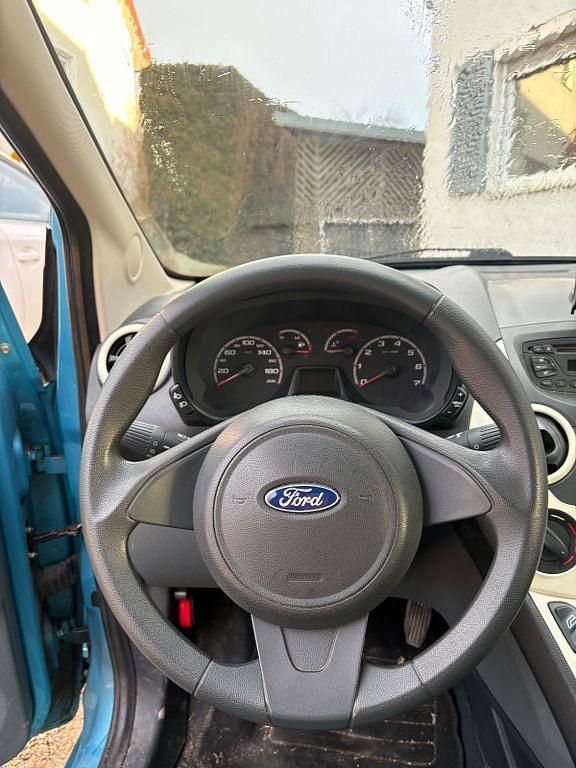 Gebraucht Ford Ka Trend 69 PS (50 kW) 2010 Blau Kleinwagen