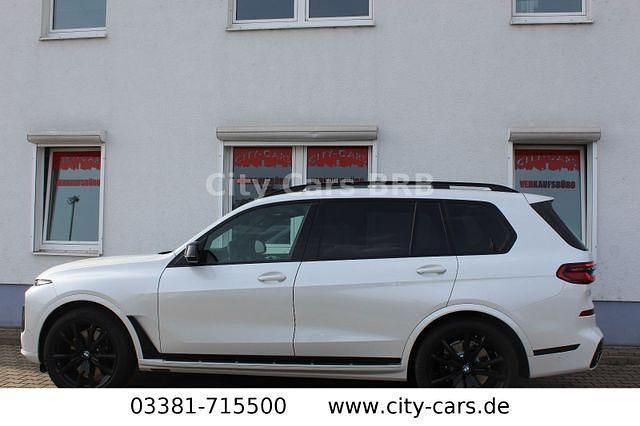 Gebraucht BMW X7 M Sport 381 PS (280 kW) 2023 Weiß SUV