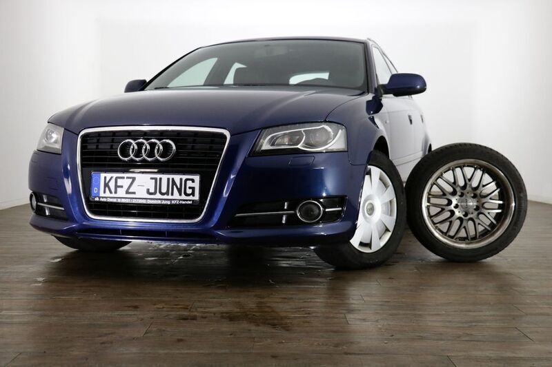 Blau Gebraucht 2013 Audi A3 Sportback S-Line Limousine | 12.990 € (Fairer Preis) - Bild 1/4
