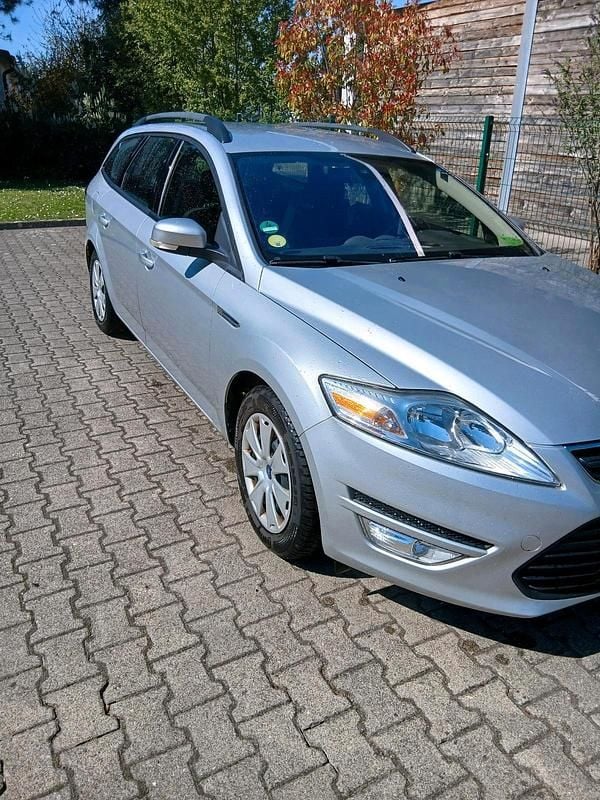 Gebraucht Ford Mondeo 116 PS (85 kW) 2011 Silber Kombi
