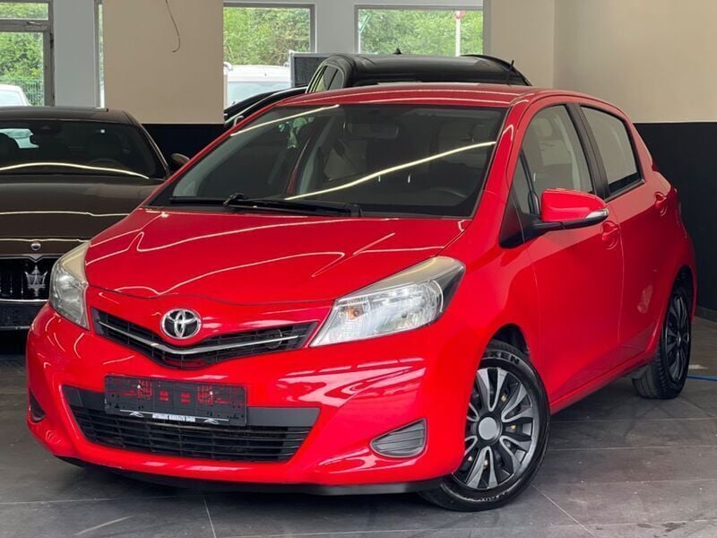Rot Gebraucht 2012 Toyota Yaris Life Limousine | 6.250 € (Fairer Preis) - Bild 1/4