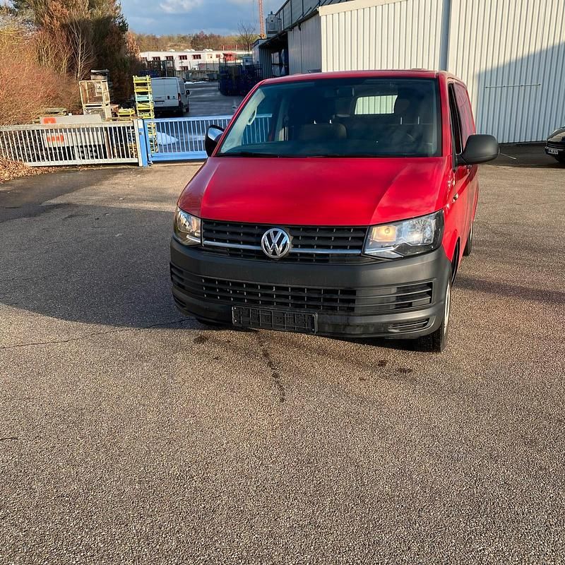 Gebraucht VW T6 150 PS (110 kW) 2016 Rot Van
