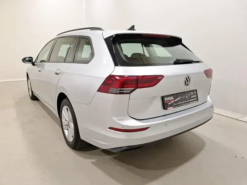 Gebraucht VW Golf VIII Life 150 PS (110 kW) 2023 Reflexsilber metallic Kombi
