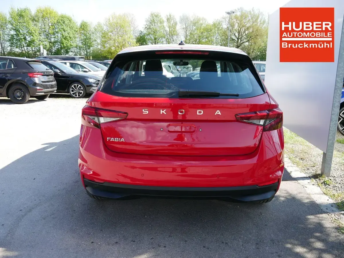 Nowe Skoda Fabia Selection 116 KM (85 kW) 2026 Czerwony Hatchback