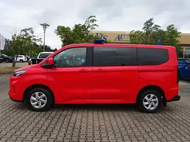 Gebraucht Ford Tourneo Custom Titanium 136 PS (100 kW) 2025 Rot Van