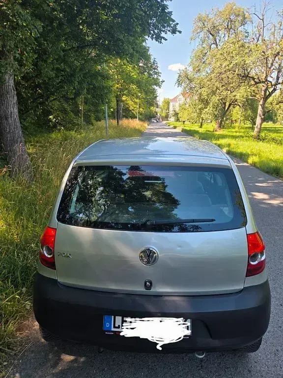 Gebraucht VW Fox 54 PS (39 kW) 2006 Silber Kleinwagen