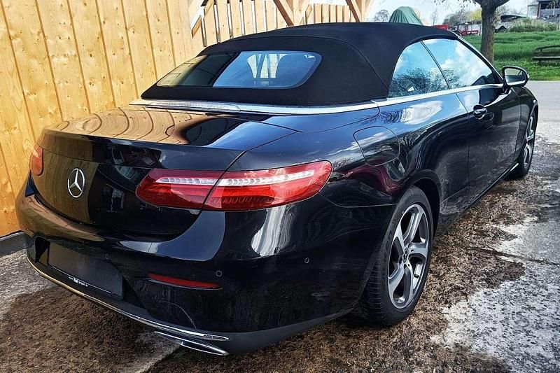 Usata Mercedes E220 194 CV (142 kW) 2017 Nero Cabrio