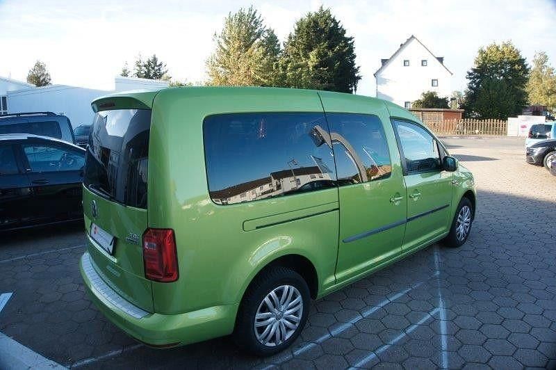 Gebraucht VW Caddy Maxi Trendline 110 PS (80 kW) 2016 Grün Van / Kleinbus