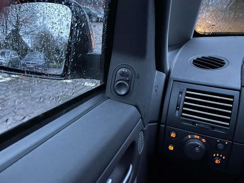 Gebraucht Opel Meriva Edition 101 PS (74 kW) 2005 Silber Van / Kleinbus