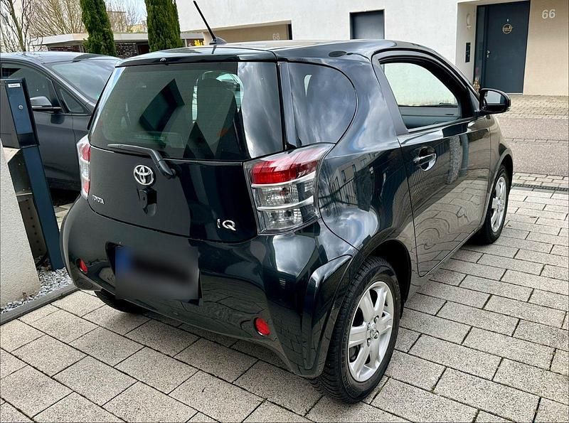 Gebraucht Toyota iQ 68 PS (50 kW) 2009 Schwarz Kleinwagen