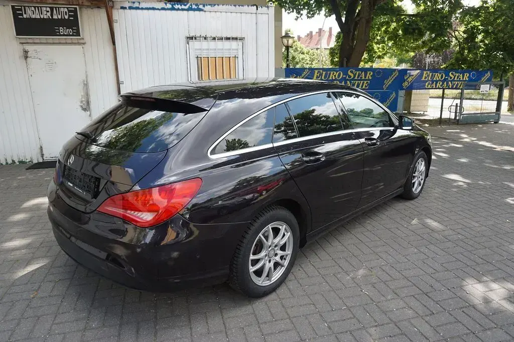 Gebraucht Mercedes CLA200 AMG line 136 PS (100 kW) 2016 Blau Limousine