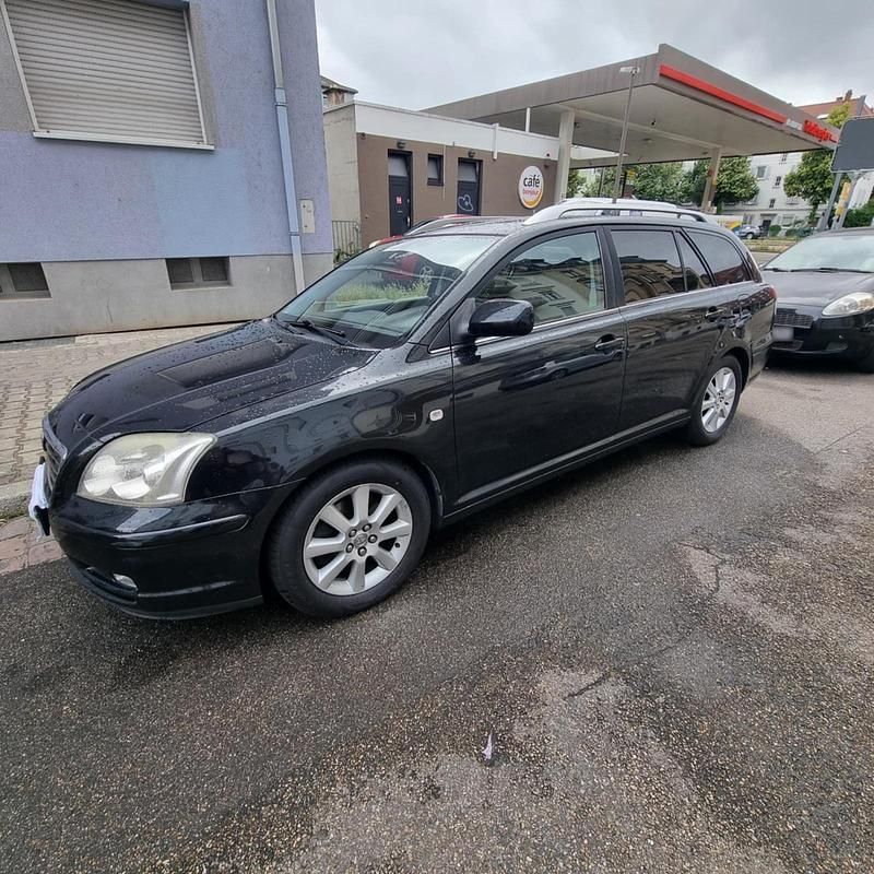 Gebraucht Toyota Avensis 147 PS (108 kW) 2005 Limousine