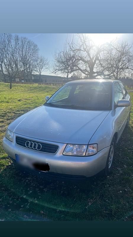 Usata Audi A3 100 CV (73 kW) 2000 Argento Utilitaria